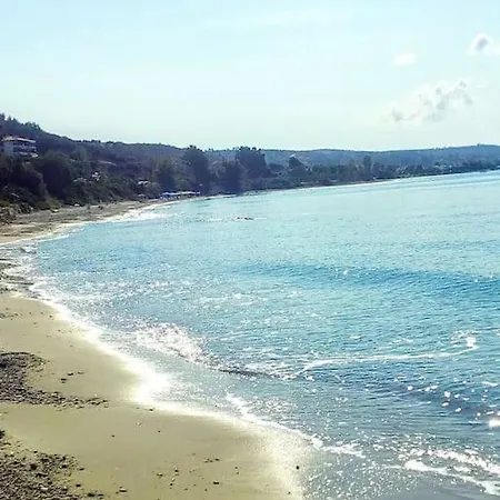 Beachfront Charming Maisonette * Mola Kalyva