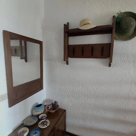 Beachfront Charming Maisonette * Мола-Калива