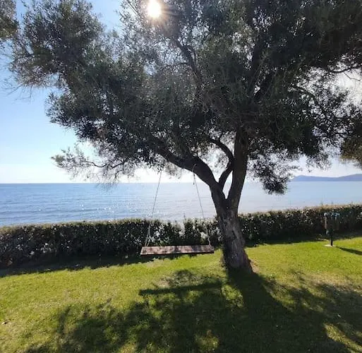 Casa vacanze Beachfront Charming Maisonette Mola Kalyva