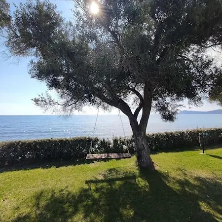 度假居 Beachfront Charming Maisonette 莫拉卡里瓦