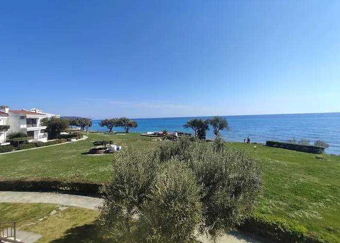 Beachfront Charming Maisonette Dom wakacyjny