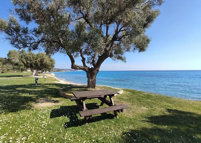 Beachfront Charming Maisonette Dom wakacyjny