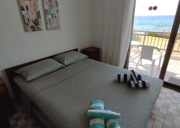 Dom wakacyjny Beachfront Charming Maisonette Mola Kalyva